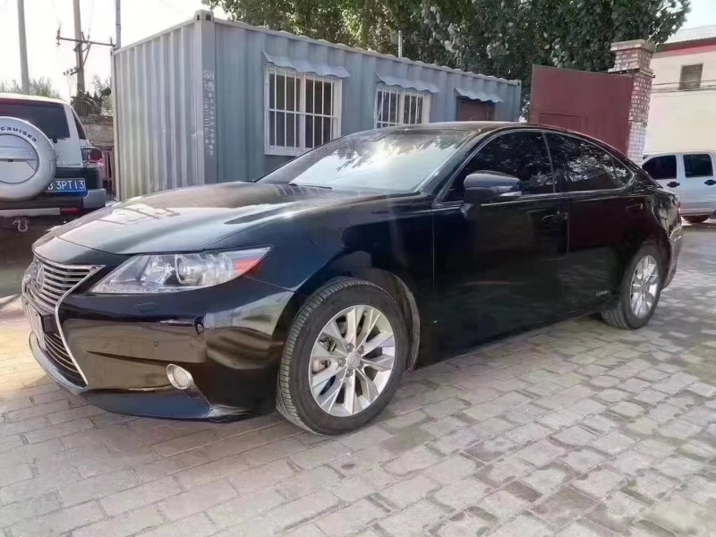 保定13年雷克萨斯ES8