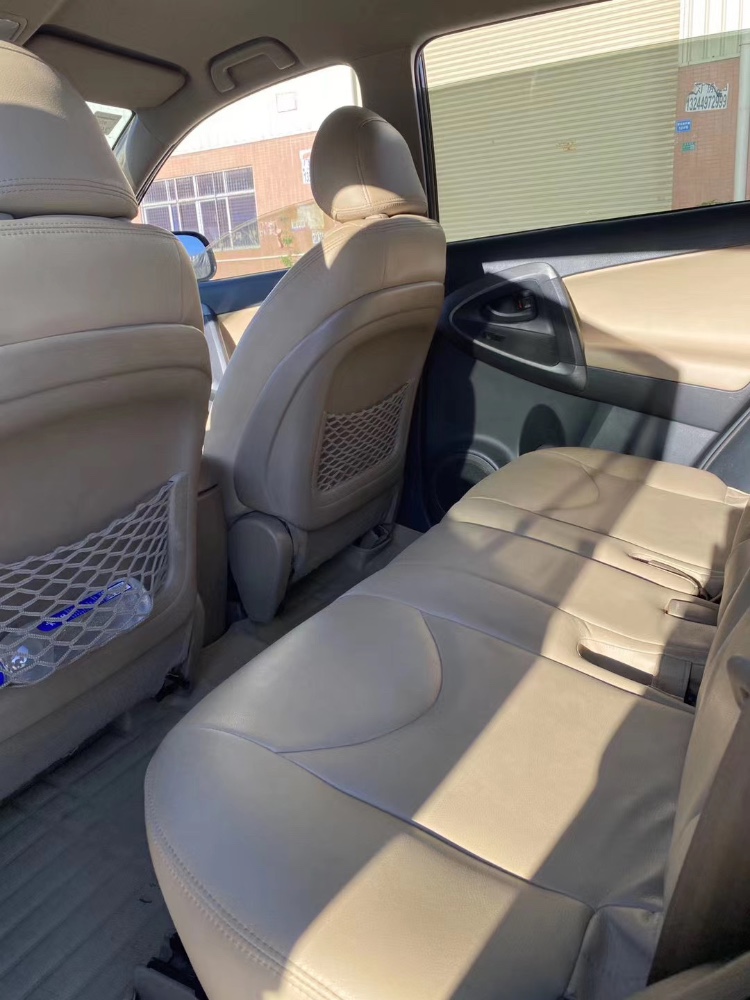 东莞13年丰田RAV46