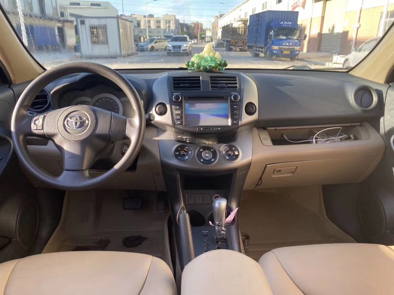 东莞13年丰田RAV43
