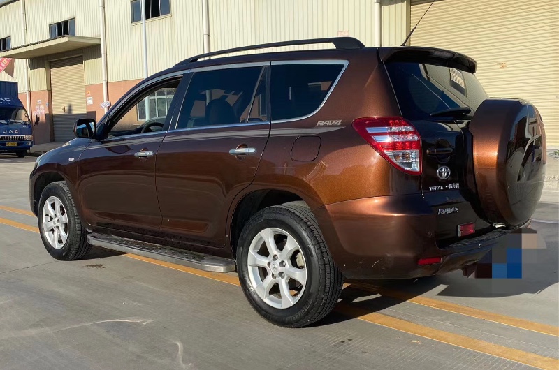 东莞13年丰田RAV48