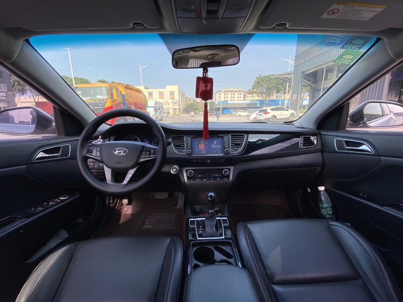 东莞15年现代名图5