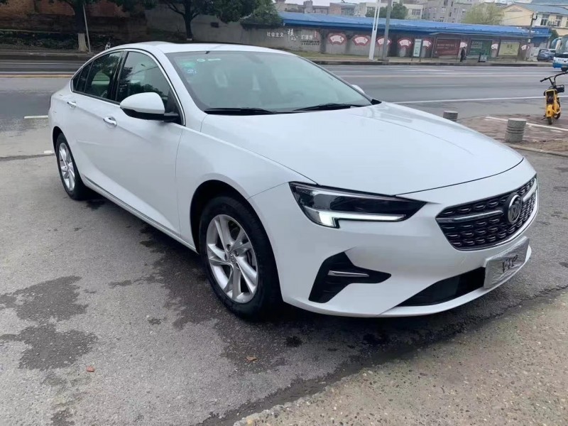 武汉20年别克君威3