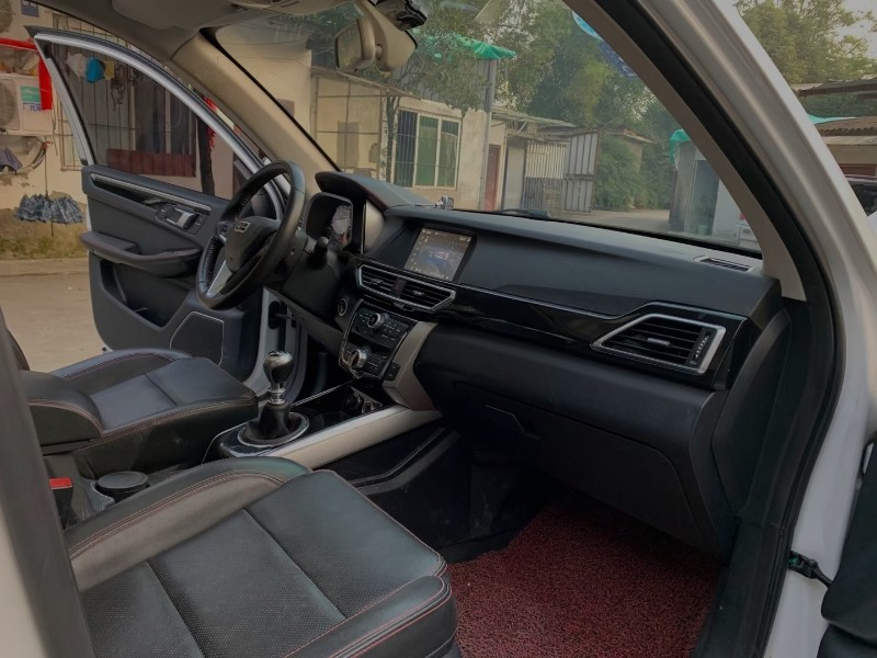 成都16年众泰大迈X56