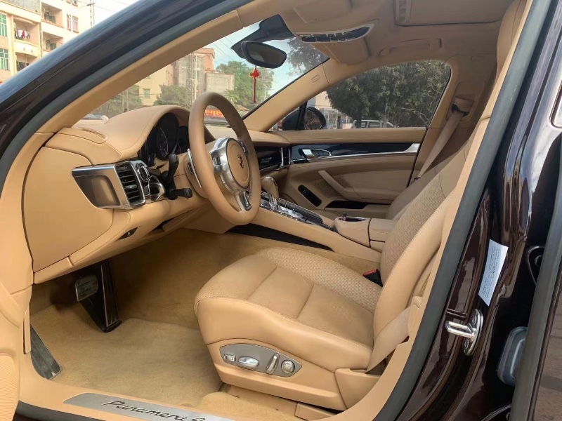 东莞14年保时捷帕拉梅拉2