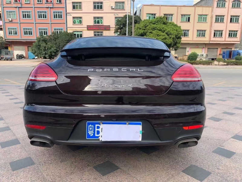 东莞14年保时捷帕拉梅拉7