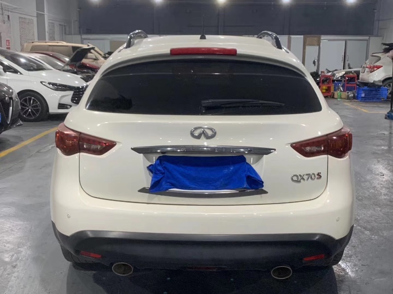 佛山17年英菲尼迪QX706