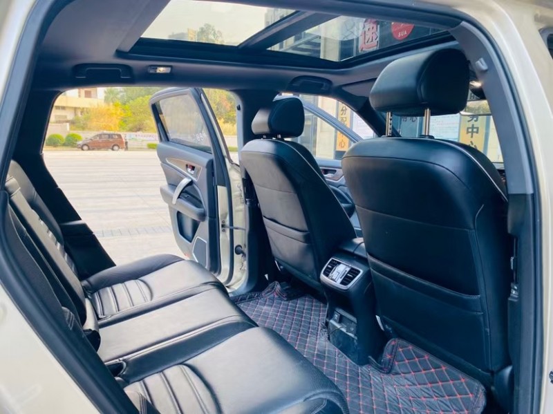 东莞19年本田URV8