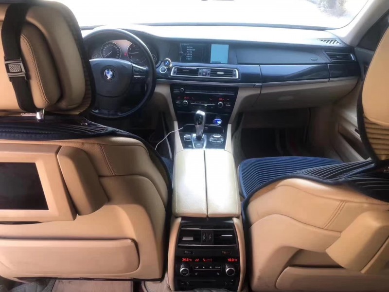 济南10年宝马7系3