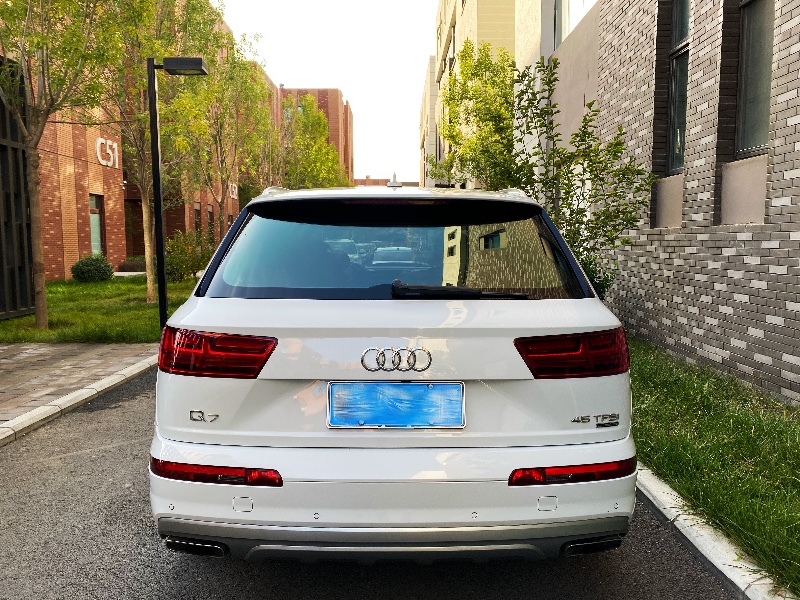 北京17年奥迪Q75