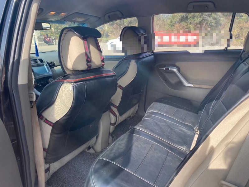 济南12年丰田逸致8