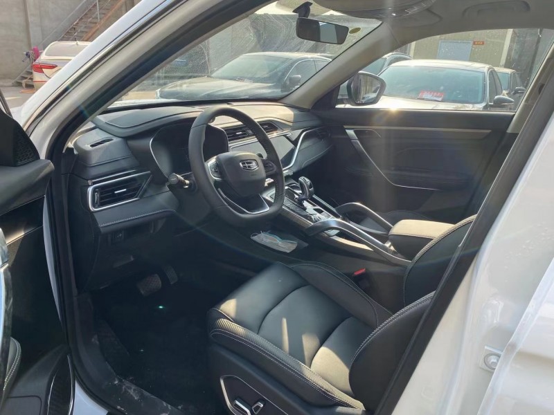 保定20年吉利博越5