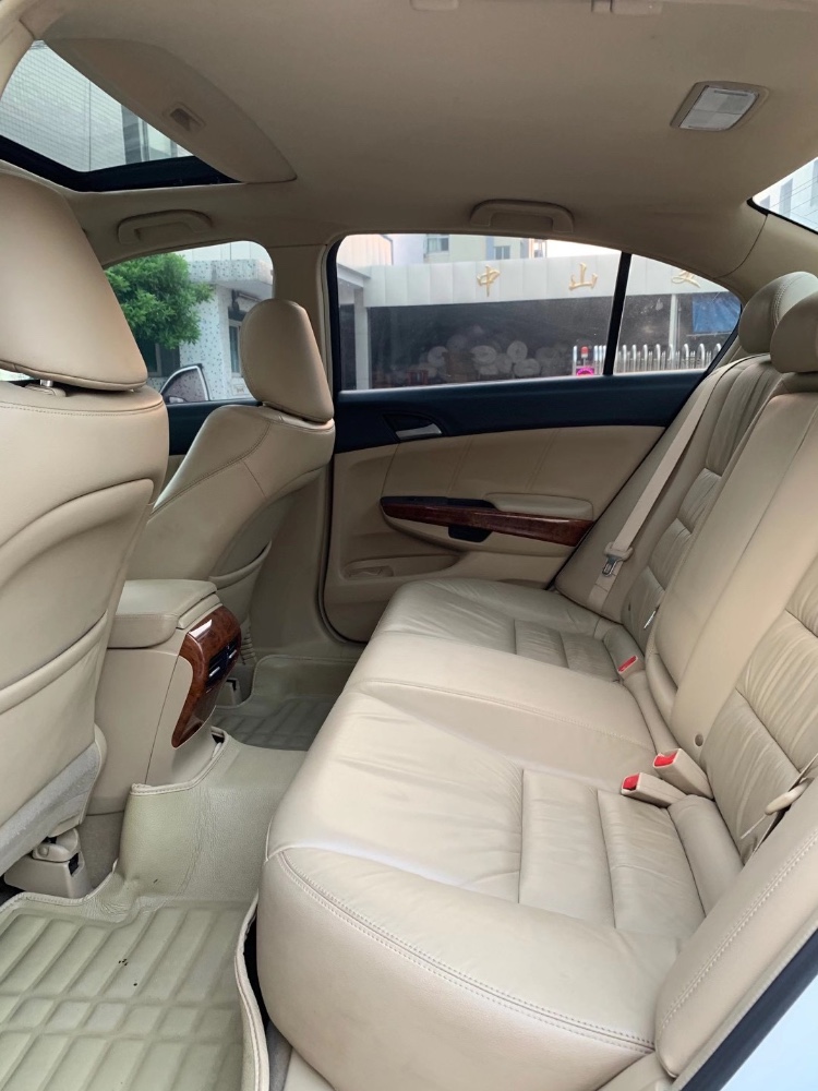 中山11年本田雅阁2