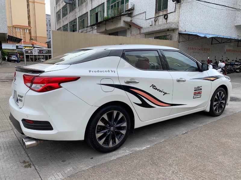 中山16年日产蓝鸟5