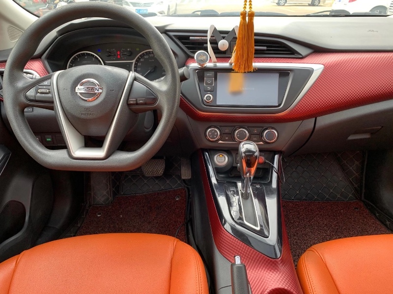 中山16年日产蓝鸟8