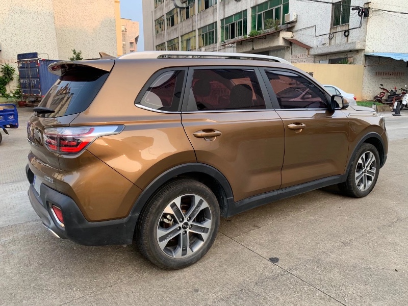 中山18年起亚智跑4