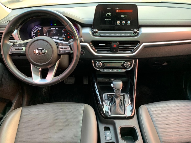 中山18年起亚智跑2