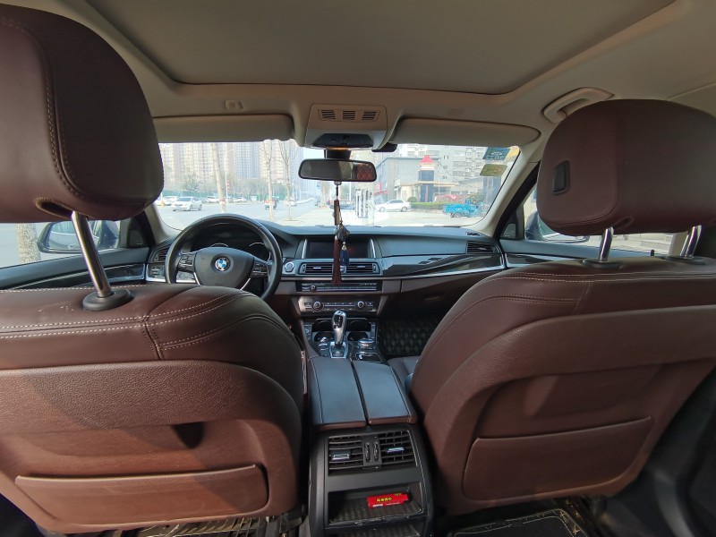 北京16年宝马5系3