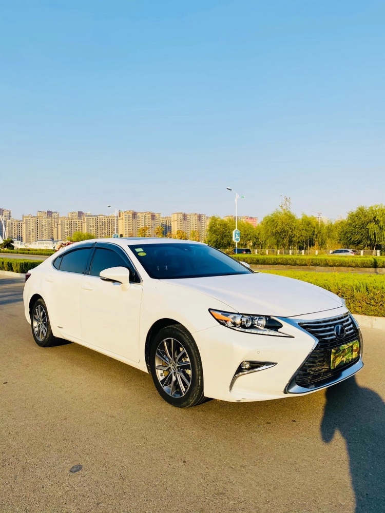 聊城16年雷克萨斯ES8