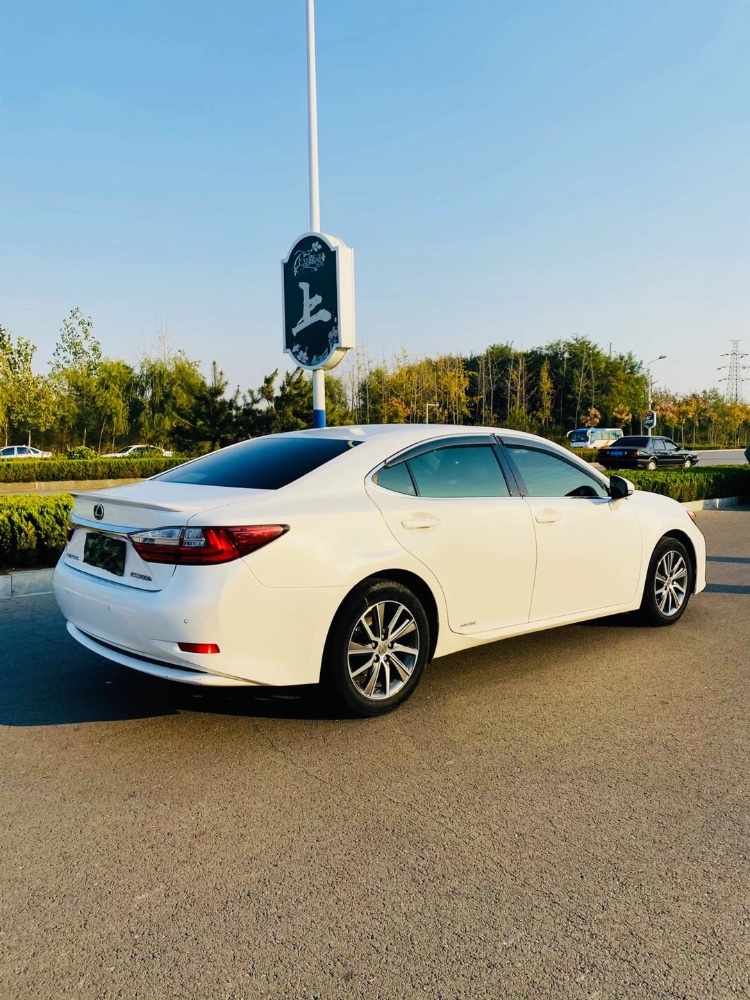 聊城16年雷克萨斯ES5