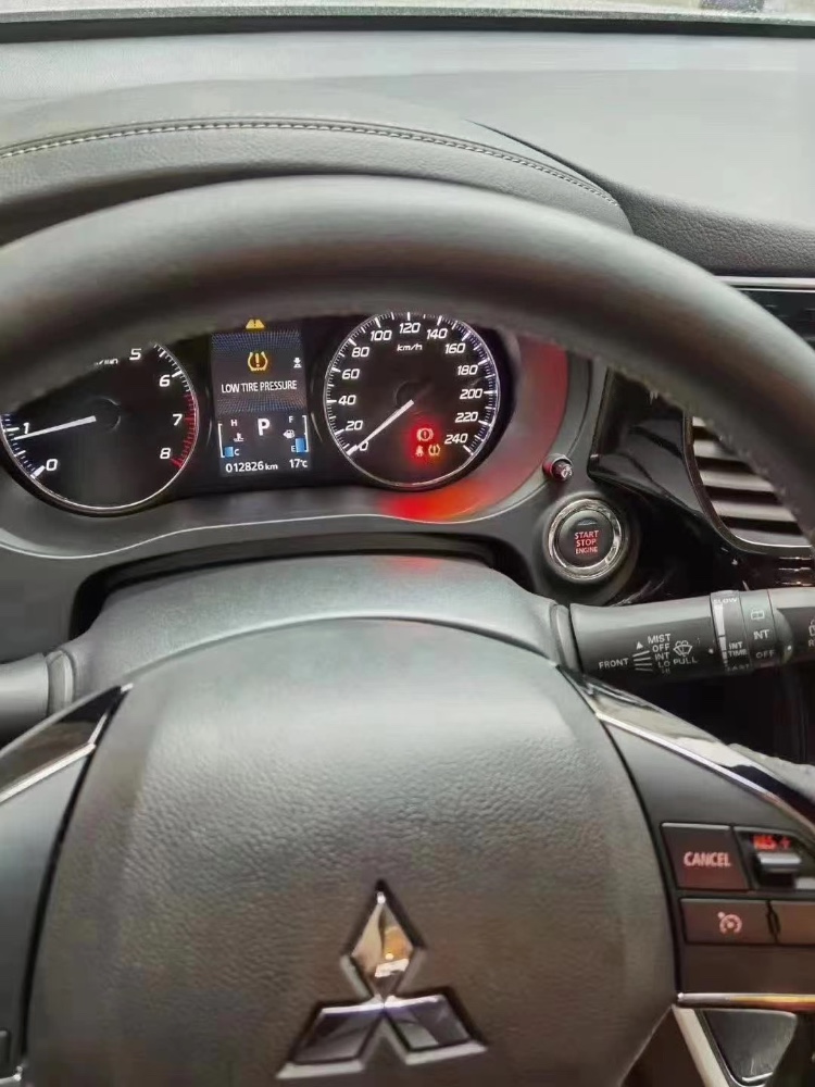 重庆19年三菱欧蓝德3