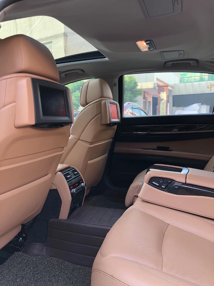 中山12年宝马7系4