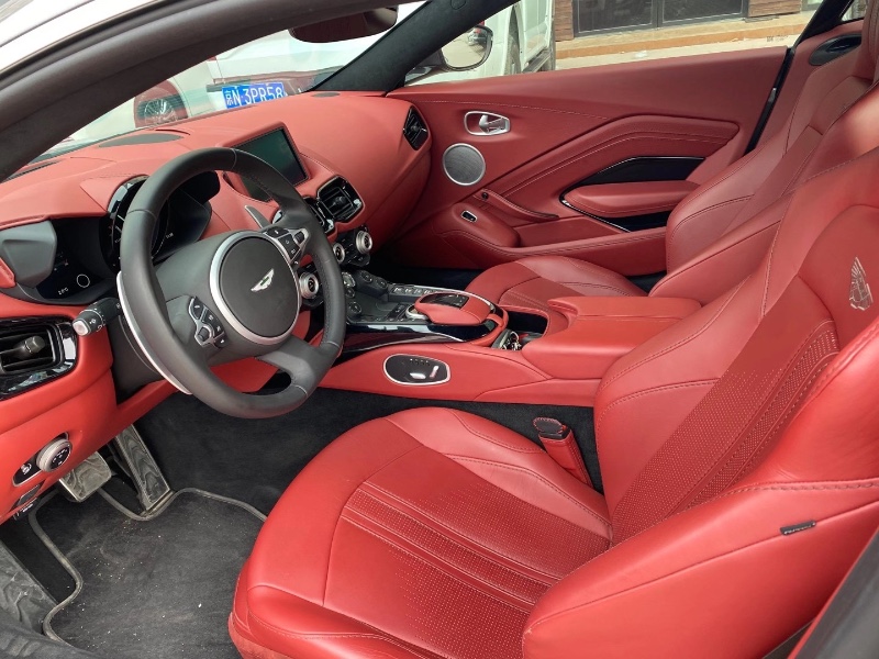 滄州19年阿斯頓·馬丁V8 Vantage3
