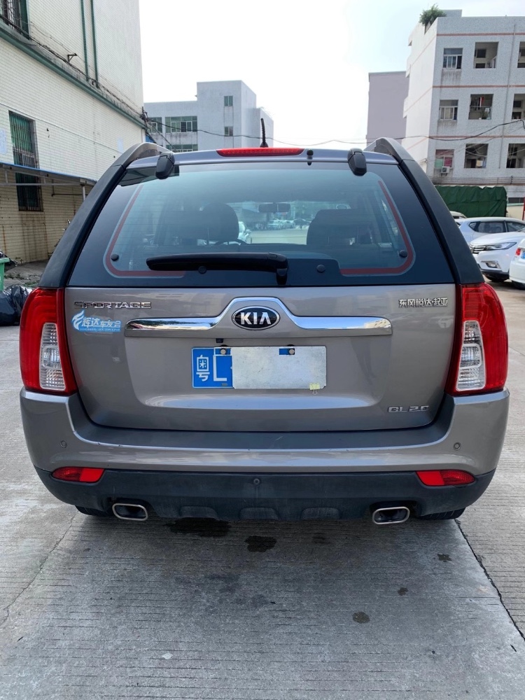 中山14年起亚狮跑4