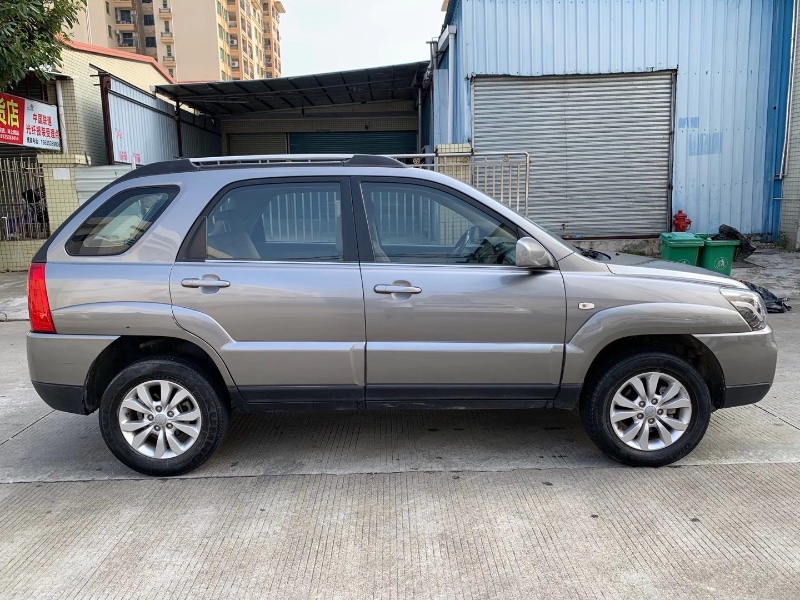 中山14年起亚狮跑2