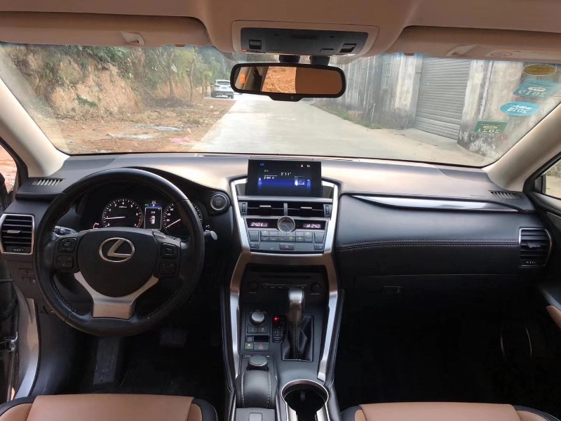 江门17年雷克萨斯NX6