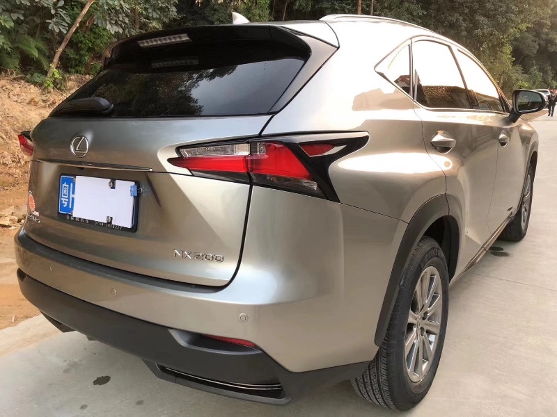 江门17年雷克萨斯NX8