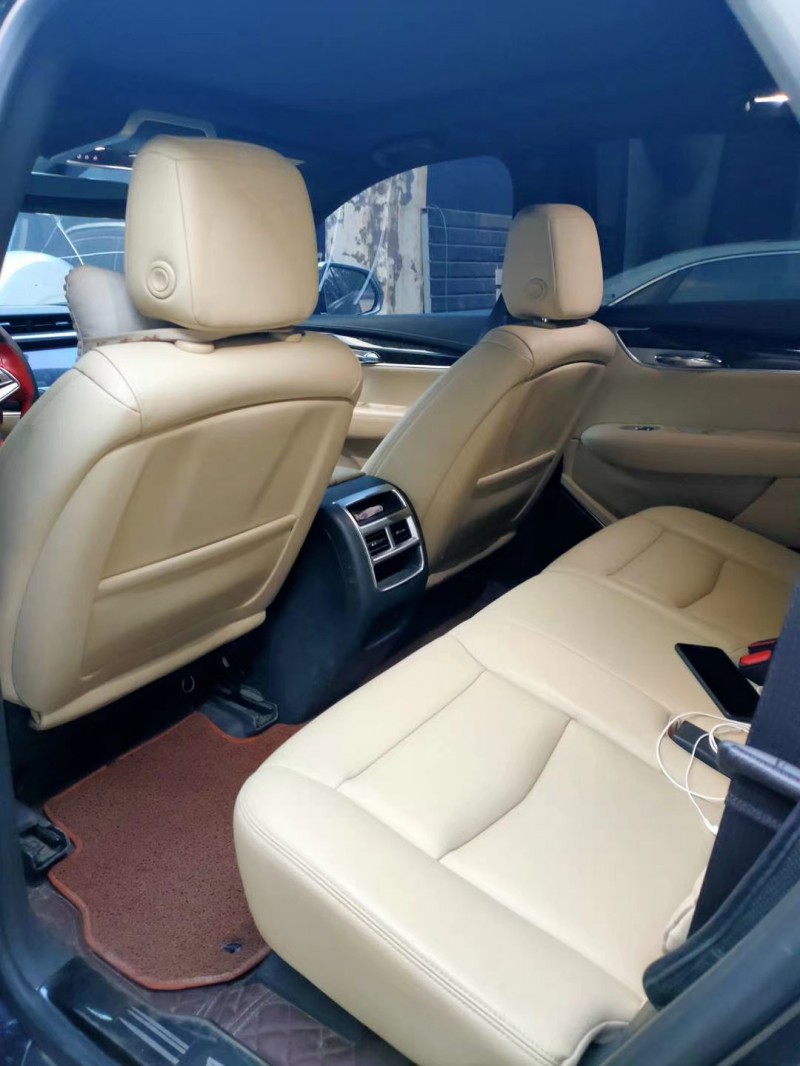 北京17年凯迪拉克XT55