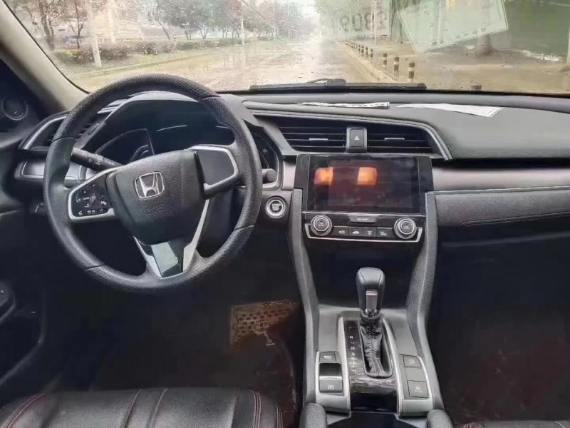 济南18年本田思域3