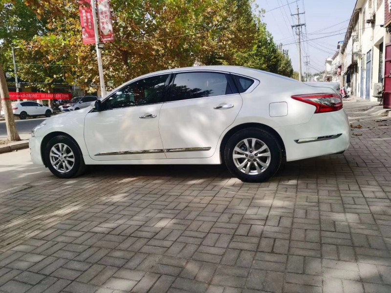 濮陽14年日產天籟7