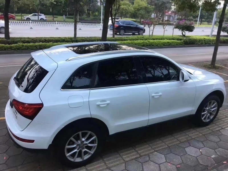 南寧14年奧迪Q56