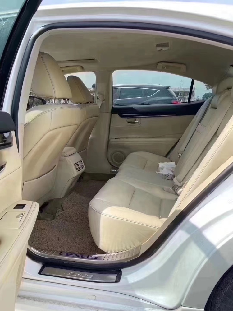 佛山13年雷克萨斯ES8