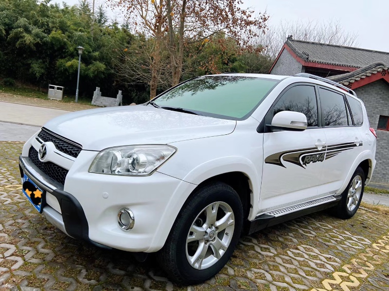 潍坊12年丰田RAV43