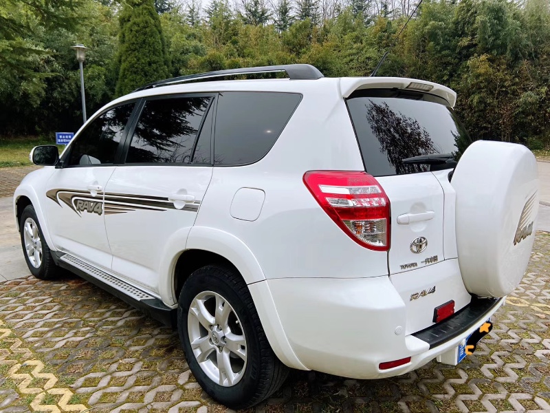 潍坊12年丰田RAV44