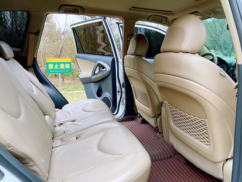 潍坊12年丰田RAV49