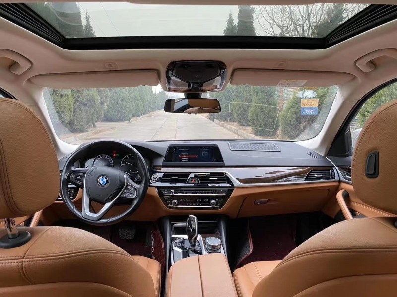 保定18年宝马5系8