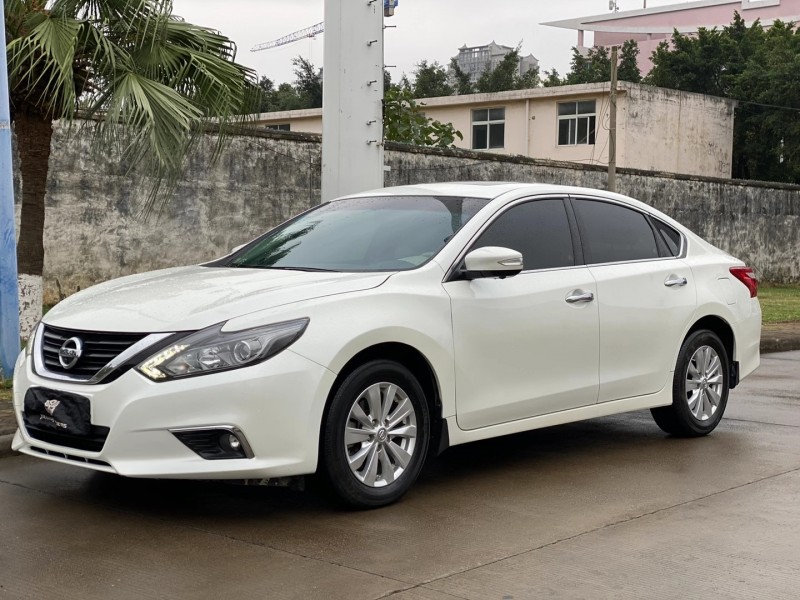 柳州19年日產天籟8