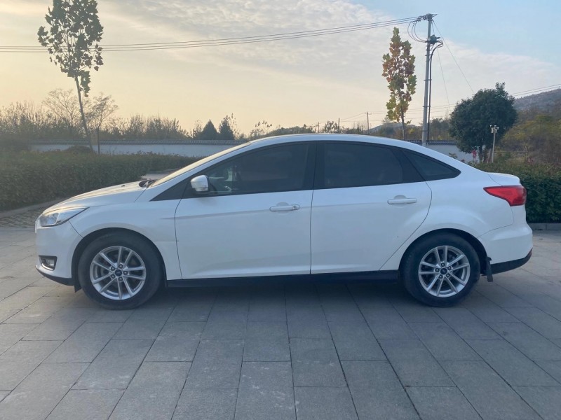 徐州16年福特福克斯4