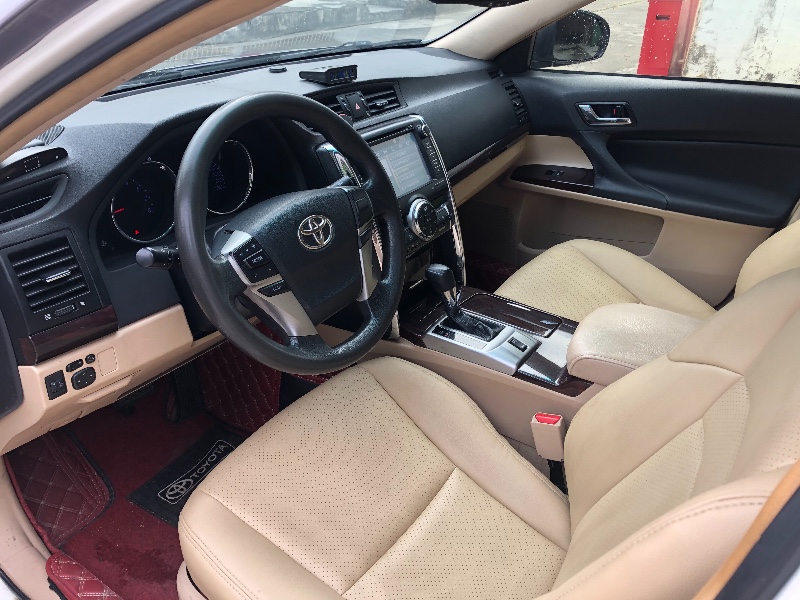 深圳13年丰田锐志6