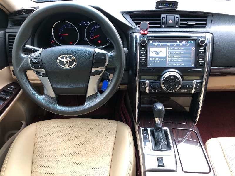 深圳13年丰田锐志5