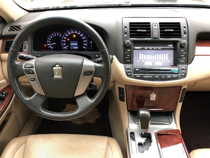 深圳13年丰田皇冠5