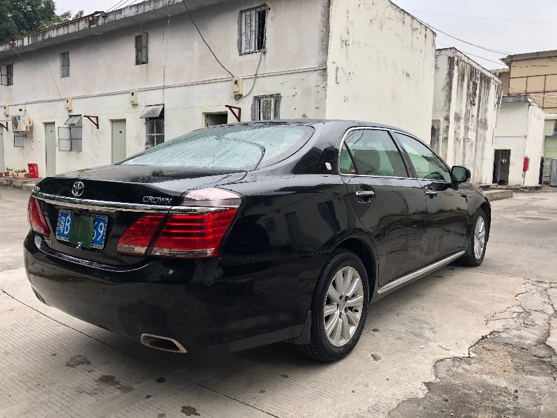 深圳13年丰田皇冠1