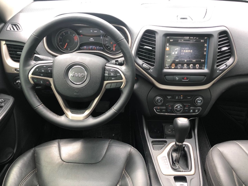 深圳18年Jeep自由光4