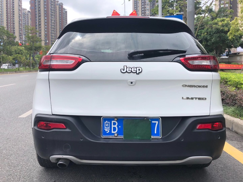 深圳18年Jeep自由光3