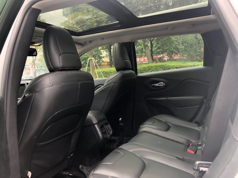 深圳18年Jeep自由光5