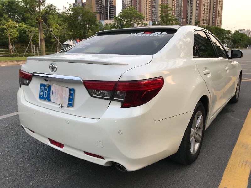 深圳14年丰田锐志1