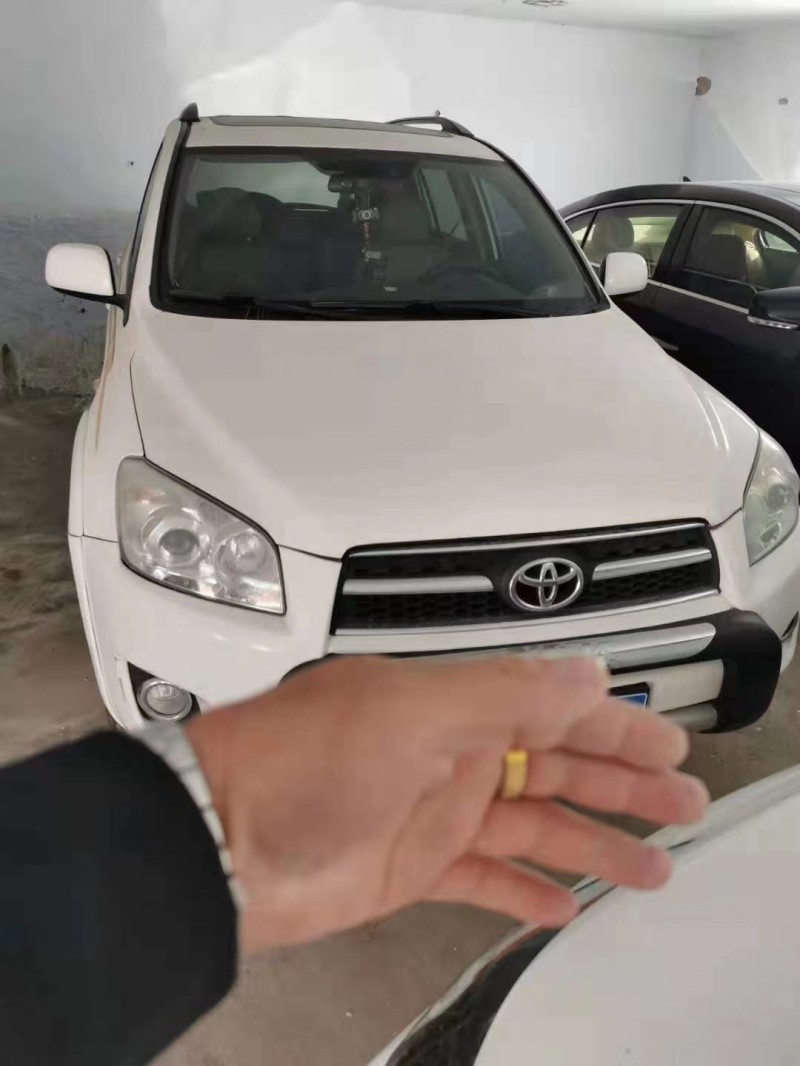 通遼11年豐田RAV41